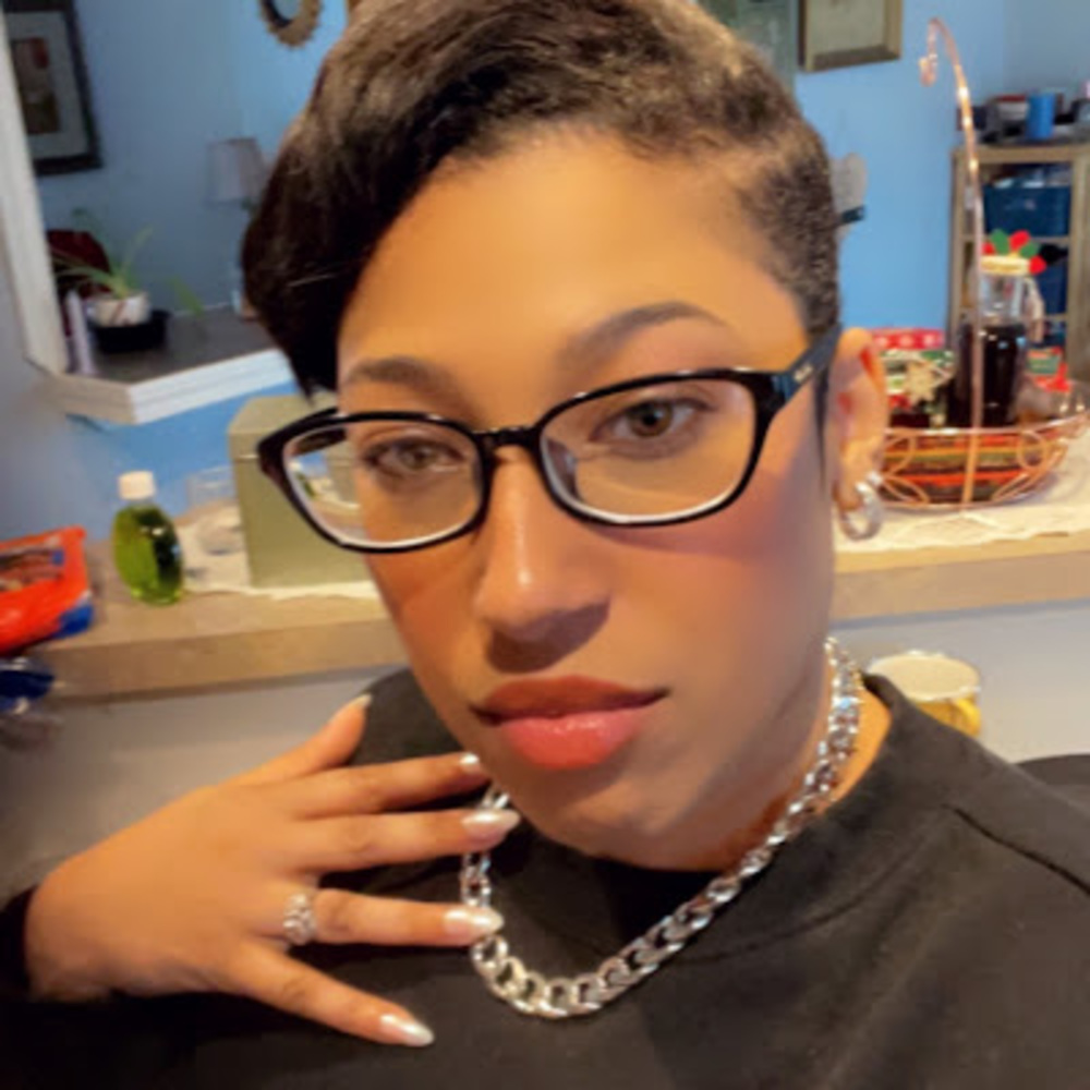 Meet your Posher, Bossybabe